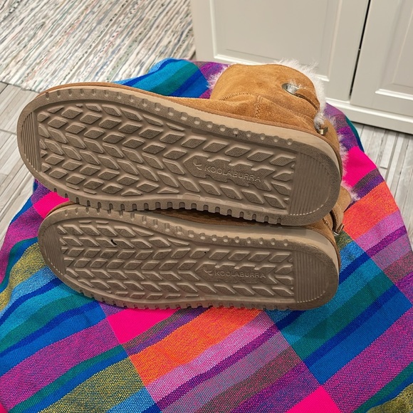 Ugs boots - Picture 4 of 4